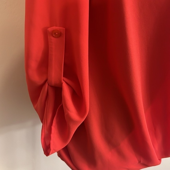 Lush Elegant and Beautifully Designed Lightweight Blouse, Sz. S. - Picture 3 of 11